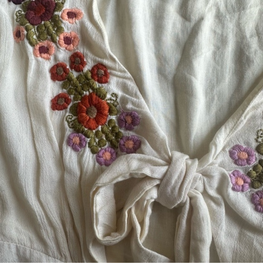 Tularosa Rowley Cut Out Romper size small flower embroidered romper - Picture 6 of 7